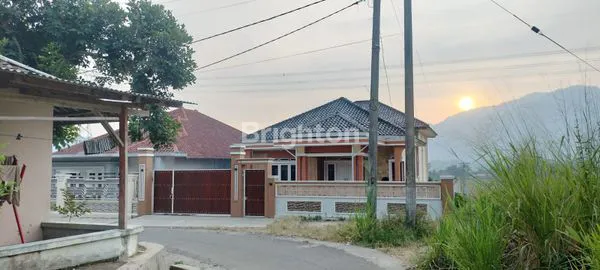 image RUMAH LUAS SERASA VILLA DI TANJUNG SARI BOGOR (1)