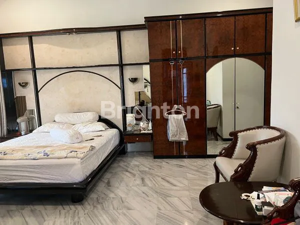 image DIJUAL RUMAH SIAP HUNI ISTIMEWA FURNISHED DARMO PERMAI TIMUR (3)