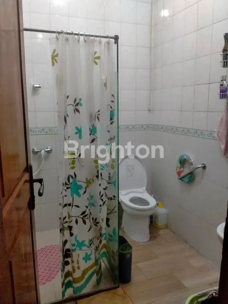 image RUMAH CANTIK SIAP HUNI DAN BEBAS BANJIR  DI PERUMAHAN EKSKLUSIF PONDOK KELAPA (4)