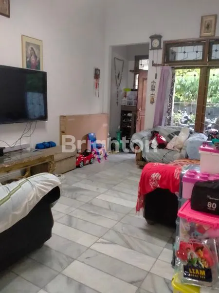 image RUMAH CANTIK SIAP HUNI DAN BEBAS BANJIR  DI PERUMAHAN EKSKLUSIF PONDOK KELAPA (3)