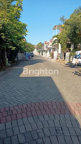 image RUMAH SECONDARY TERAWAT DI PAKUWON CITY, TAMAN MUTIARA, 2½ LANTAI. (4)