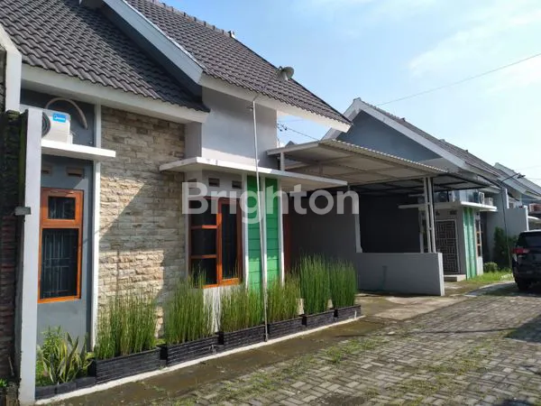 image RUMAH ONE GATE SYSTEM GEDONGAN COLOMADU DEKAT DENGAN EXIT TOL DEKAT DENGAN BANDARA BENAS BANJIR (6)