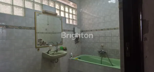 image RUMAH MEWAH 2 LANTAI, NOL JALAN KAWASAN PADAT, ORO-ORO DOWO, MALANG (1)