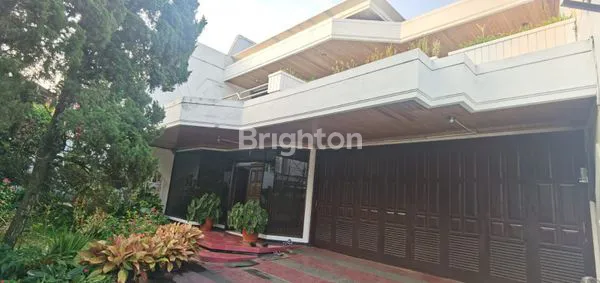 image RUMAH MEWAH 2 LANTAI, NOL JALAN KAWASAN PADAT, ORO-ORO DOWO, MALANG (2)