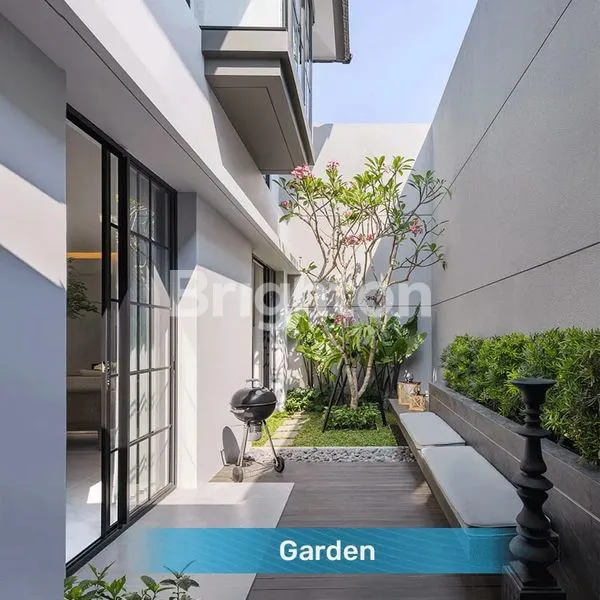 image RUMAH MEWAH, NYAMAN, LOKASI SANGAT STRATEGIS DI CITRALAND (4)