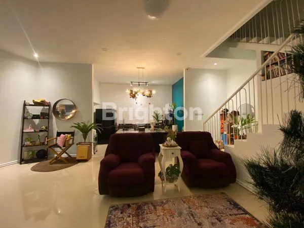 image RUMAH VILLA ALA YUNANI JALAN GOTONG ROYONG SERUA CIPUTAT TANGERANG SELATAN (3)