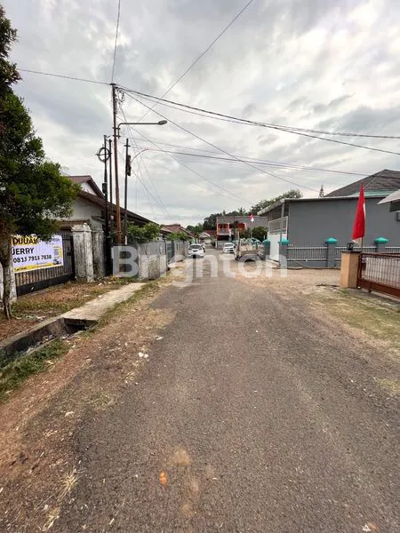 image RUMAH DENGAN TANAH LUAS DI PUSAT KOTA AREA KM 9 (5)
