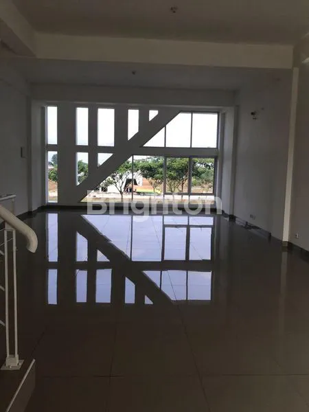 image RUKO HUK CBD GRAND BOULEVARD CITRA RAYA DEPAN MALL BANGUNAN 3 LANTAI DENGAN DESIGN MINIMALIS MODERN  (4)