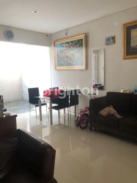 image RUMAH TERAWAT 2 LANTAI ROYAL RESIDENCE (1)