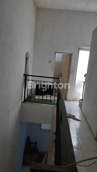 image RUKO 2LT DIBAWAH 1 M DI SAWOJAJAR (7)