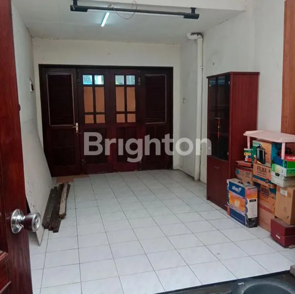 image  RUMAH SURABAYA, BARAT (5)