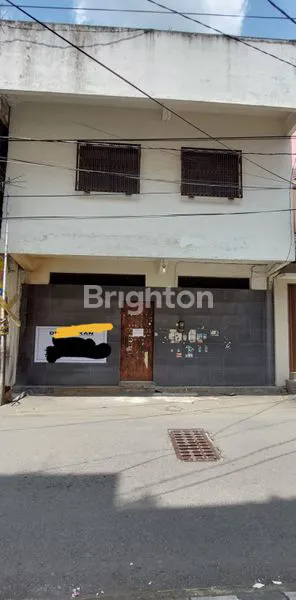 TURUN HARGA!!! RUKO 2,5 LANTAI DENGAN ROOFTOP LUAS DEKAT LAPAS SOLO