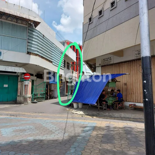 image TURUN HARGA!!! RUKO 2,5 LANTAI DENGAN ROOFTOP LUAS DEKAT LAPAS SOLO (5)