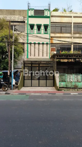 image RUKO 4 LANTAI RAPI STRATEGIS DI PETOJO CIDENG TIMUR JAKARTA PUSAT SIAP PAKAI (1)