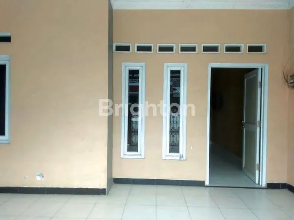 image RUMAH SIAP HUNI CANTIK 2 LANTAI DI VILA NUSA INDAH 1 (2)