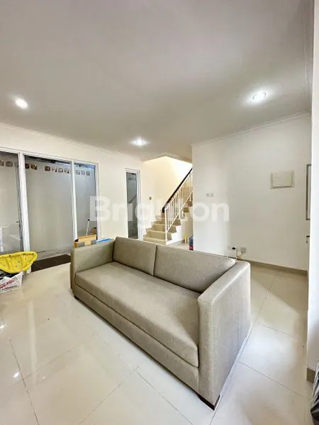 image RUMAH MEWAH 2 LANTAI VIEW CLUBHOUSE DI CLUSTER LATIGO GADING SERPONG (7)