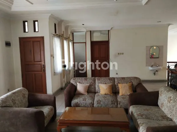 image RUMAH 2 LANTAI SIAP HUNI DI KAWASAN YANG TENANG & NYAMAN (3)