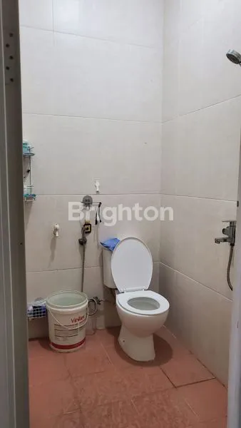 image RUMAH JELAMBAR 2 LT PINGGIR JALAN (2)