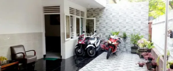 image RUMAH STRATEGIS RUNGKUT DEKAT TRANSMART, MERR, GUNUNG ANYAR,ATAP GENTENG SUDAH GALVALUM. (2)