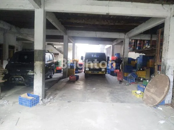 image RUMAH TINGKAT RAWAMANGUN JAKARTA TIMUR EX USAHA RESTO/ALAT PESTA (2)