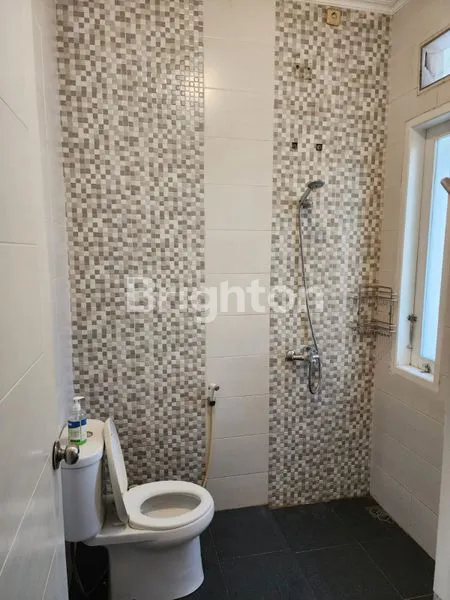 image RUMAH MEWAH 2 LANTAI DI KEMANG PRATAMA BEKASI SELATAN  (5)