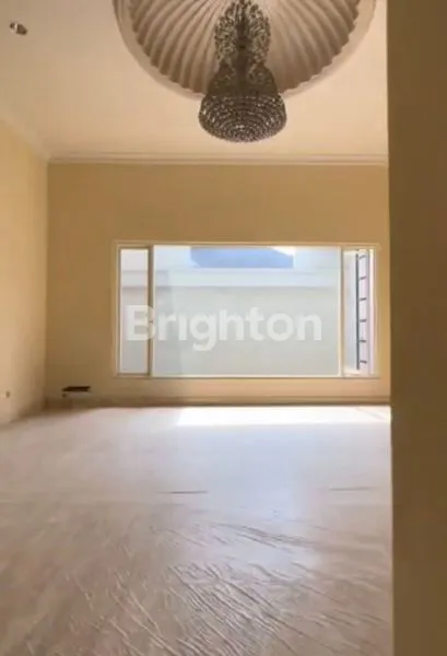 image RUMAH HOOK PALING GAGAH DENGAN ROW JALAN PALING LEBAR (2)