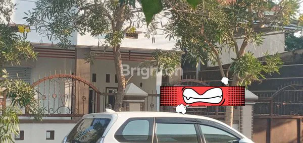 image RUMAH DI JALAN UTAMA  MANGUHARJO MADIUN SURABAYA (1)