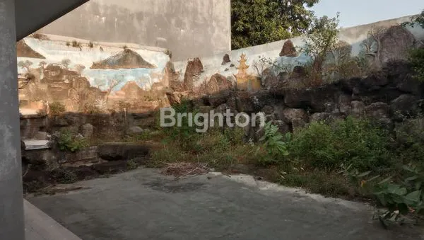 image RUMAH DI JALAN UTAMA  MANGUHARJO MADIUN SURABAYA (3)