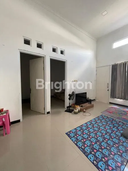 image RUMAH MODERN MINIMALIS SIAP HUNI DI TULUNGAGUNG (7)