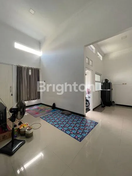 image RUMAH MODERN MINIMALIS SIAP HUNI DI TULUNGAGUNG (4)
