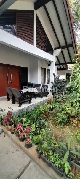 image RUMAH SANGAT STRATEGIS DAN TERAWAT DI PASTEUR DEKAT KE PUSAT KOTA BANDUNG (1)