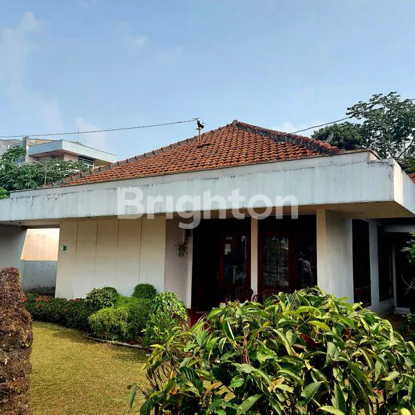 image RUMAH SANGAT STRATEGIS COCOK UNTUK BERBAGAI JENIS USAHA (2)