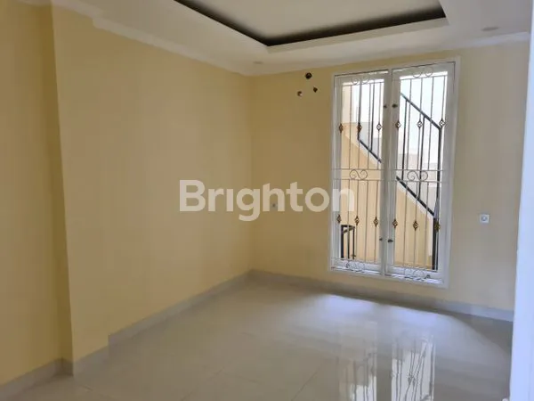 image RUMAH BARU RENOVASI SIAP HUNI MINIMALIS KELAPA GADING LOKASI STRATEGIS (2)