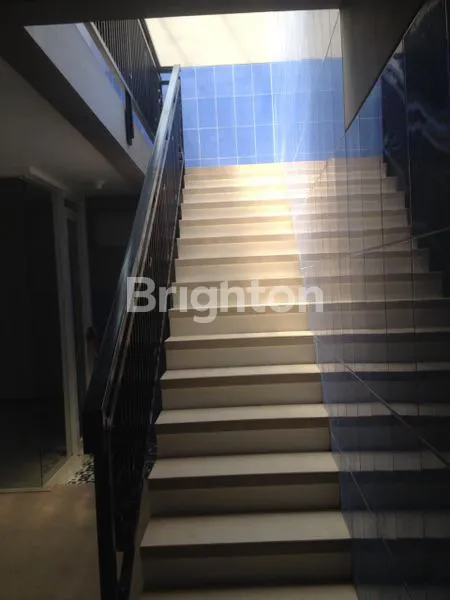 image HUNIAN ASRI DAN NYAMAN 1,5 LANTAI,  BISA UNTUK USAHA KOST TERLETAK DI DAERAH IKAN-IKAN KOTA MALANG AKSES 2 MOBIL (2)