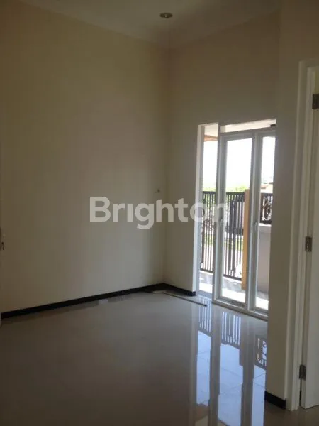 image HUNIAN ASRI DAN NYAMAN 1,5 LANTAI,  BISA UNTUK USAHA KOST TERLETAK DI DAERAH IKAN-IKAN KOTA MALANG AKSES 2 MOBIL (5)