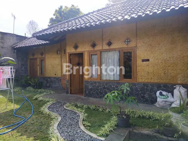 image RUMAH VILA TERAWAT DI KOLONEL MASTURI LEMBANG BANDUNG (8)
