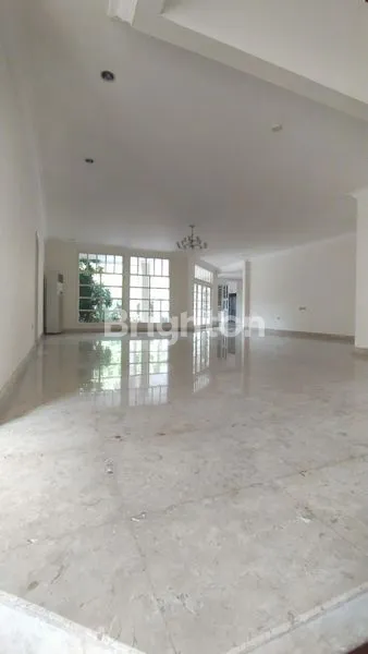 image RUMAH TINGKAT PONDOK INDAH JAKARTA SELATAN, CANTIK ADA KOLAM RENANGNYA (3)