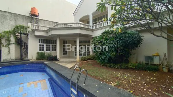 image RUMAH TINGKAT PONDOK INDAH JAKARTA SELATAN, CANTIK ADA KOLAM RENANGNYA (1)