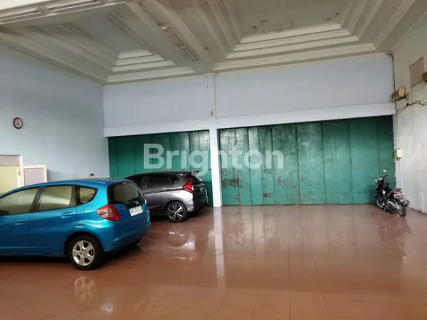 image RUANG USAHA 1 LANTAI DI DEKAT ALUN ALUN MAGELANG KOTA KAWASAN PADAT DI PINGGIR JALAN RAYA (4)