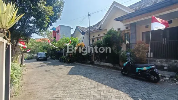 image RUMAH 1,5 LANTAI LT 165 M2 DI JL ARUMBA, TUNGGULWULUNG, KEC LOWOKWARU, KOTA MALANG (7)