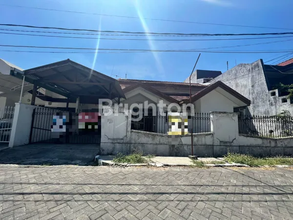 image SEMI FURNISH RUMAH 1 LANTAI TERAWAT DI SATELIT INDAH SELANGKAH CIPUTRA WORLD MALL PAKUWON MALL PINTU MASUK MAYJEN GWALK CITRALAND. STRATEGIS AREA RAMAI SURABAYA. ROW JALAN LUAS (1)