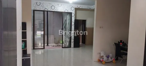 image RUMAH 2 LANTAI + FURNISH DILINGKUNGAN NYAMAN STRATEGIS DEKAT KOTA & EXIT TOLL SIDOARJO SIAP HUNICITRA GARDEN (7)