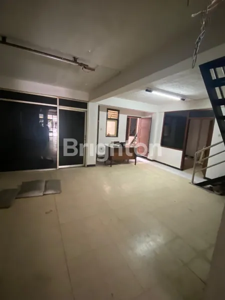 image PUCANG ANOM 1,5 LANTAI COCOK UNTUK KANTOR DEKAT KERTAJAYA, NGAGEL (3)