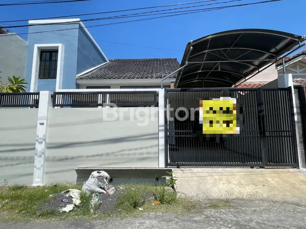 image RUMAH CANTIK TERAWAT 1.5LANTAI DI SATELIT UTARA. NYAMAN ASRI TIDAK PANAS DEKAT PINTU MASUK TOLL CIPUTRA WORLD MAYJEN SUNGKONO GWALK CITRALAND AREA TENGAH KOTA SURABAYA  (1)