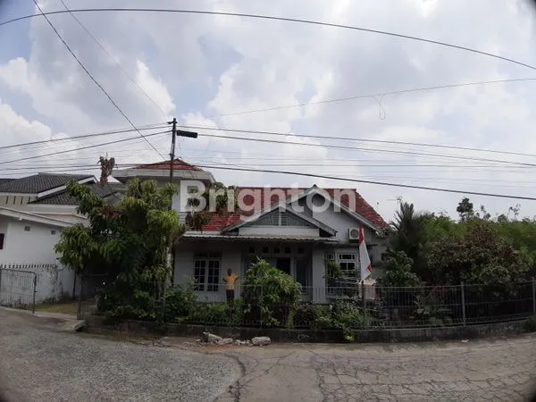 image RUMAH STRATEGIS , ASRI, LIKUNGAN TENANG, AMAN (1)