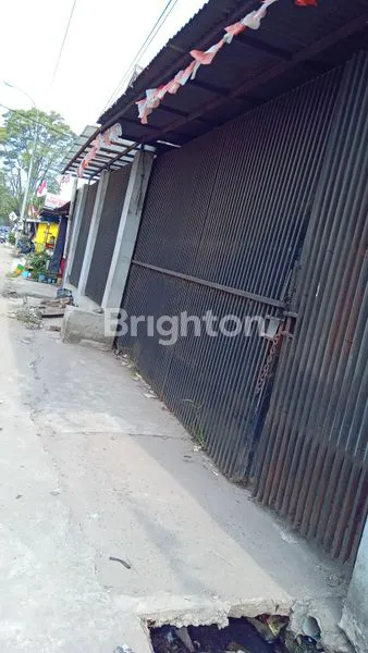 RUMAH DI JUAL HITUNG TANAH ADA DI JALAN UTAMA