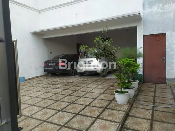 image RUMAH MEWAH DENGAN KOLAM RENANG PRIBADI BONUS FURNITURE DI MOJOLABAN SUKOHARJO (6)