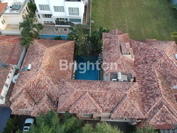 image RUMAH TAMAN BEVERLY GOLF LIPPO VILLAGE KARAWCI (2)