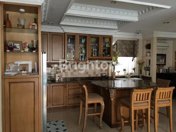 image RUMAH TAMAN BEVERLY GOLF LIPPO VILLAGE KARAWCI (4)