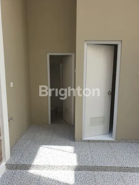 image RUMAH BARU2 LANTAI DI MANYAR KERTOADI  (7)